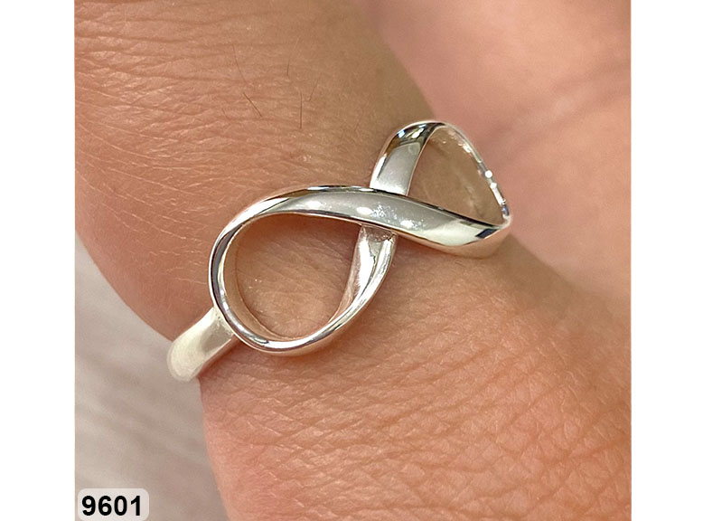 10 AN 09601 INFINITO
