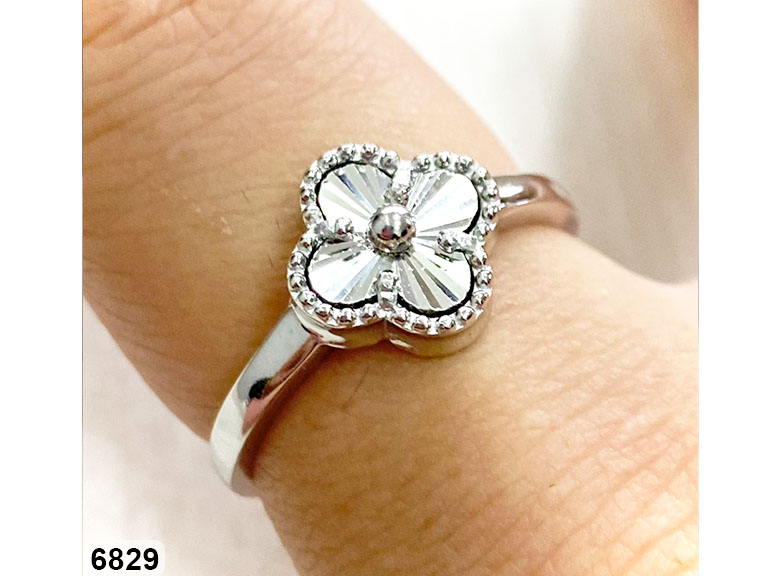 15 AN 06829 ESTILO VAN CLEEF TREBOL
